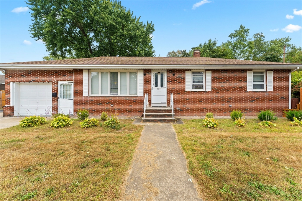 Washington St, Taunton, MA 02780