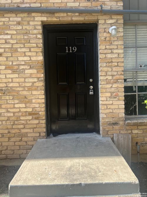 apt-119-6611 Southpoint St, San Antonio, TX, 78229-4740 | Card Image