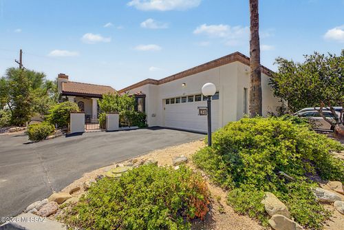 827 W Palma De Coco, Tucson, AZ, 85704-3960 | Card Image