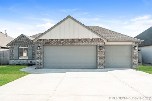 22620 102nd St, Broken Arrow, OK, 74014 | Card Image