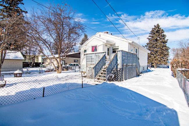 3911 45 Street, Home with 3 bedrooms, 2 bathrooms and 1 parking in Red Deer AB | Image 14
