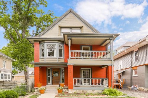 3949 Warwick Blvd, Kansas City, MO, 64111-1521 | Card Image