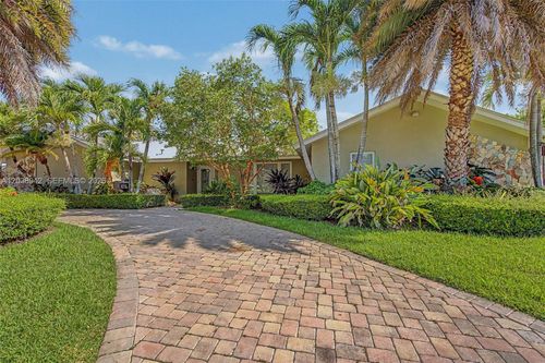 8021 Sw 162nd St, Palmetto Bay, FL, 33157-3718 | Card Image