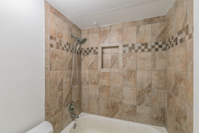 Full bath with tub / shower combination and toilet | Image 24