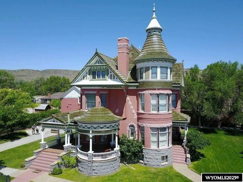 607 Maple St, Rawlins, WY, 82301-5446 | Card Image