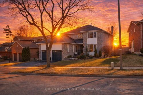 23 Fielding Drive, Aurora, ON, L4G4Z4 | Card Image