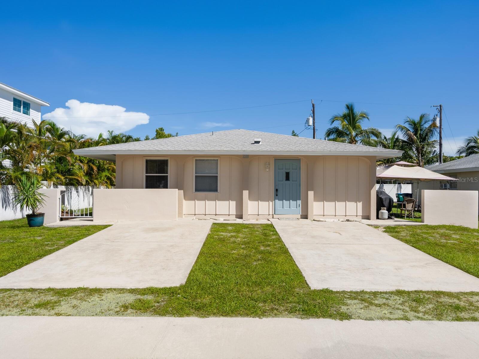 66th St, Holmes Beach, FL 34217