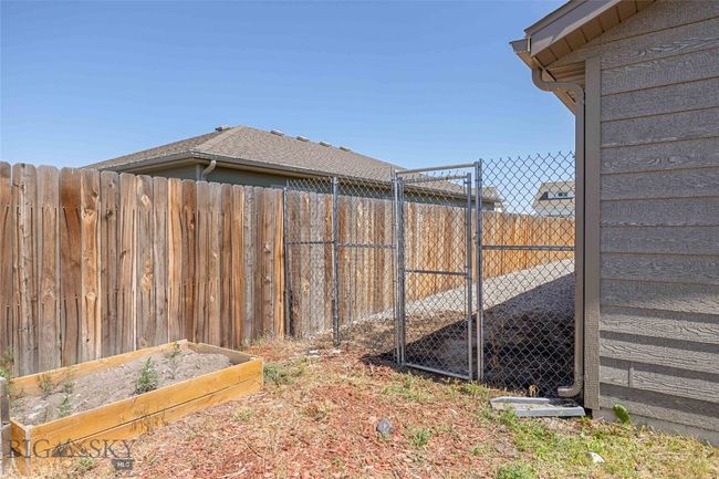 Raised garden beds convey | Image 7