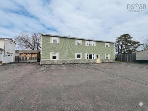 17 Clinton Street, Amherst, NS, B4H1K2 | Card Image