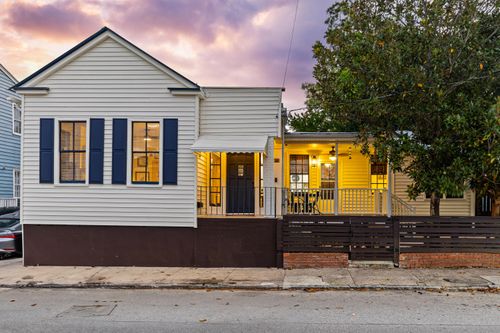 24 Hanover St, Charleston, SC, 29403-5515 | Card Image