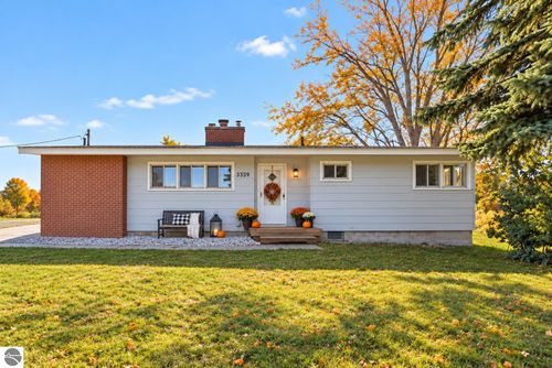 3339 Hartman Rd, Traverse City, MI, 49685-8836 | Card Image
