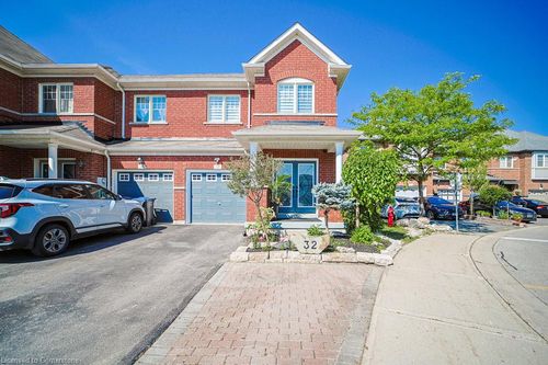 32 Davenhill Rd, Brampton, ON, L6P3E1 | Card Image