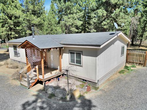 51720 Pine Loop Dr, La Pine, OR, 97739-8932 | Card Image