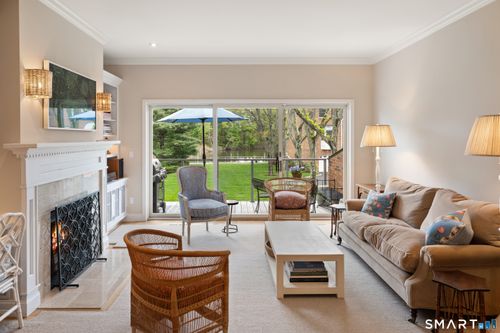 apt-3-115 River Rd, Cos Cob, CT, 06807-2505 | Card Image