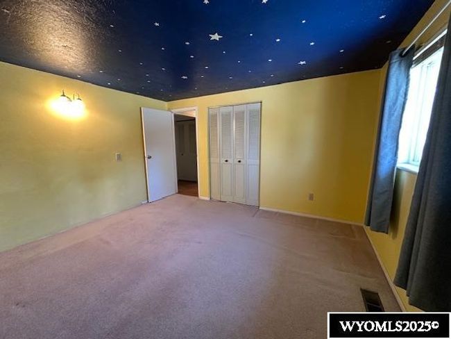 530 Juniper St, House other with 5 bedrooms, 3 bathrooms and null parking in Green River WY | Image 13