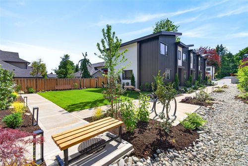 3-1590 Piercy Ave, Courtenay, BC, V9N3E9 | Card Image