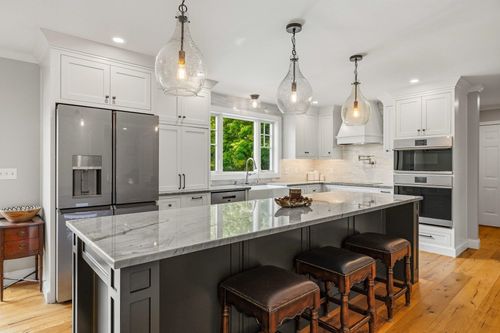 61 Bunker Hill Ave, Stratham, NH, 03885-2405 | Card Image