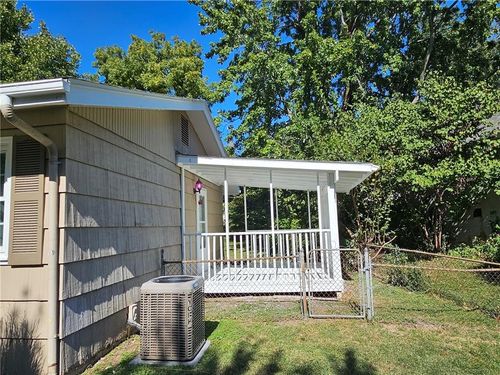 1608 Ne 60th Ter, Gladstone, MO, 64118-4909 | Card Image