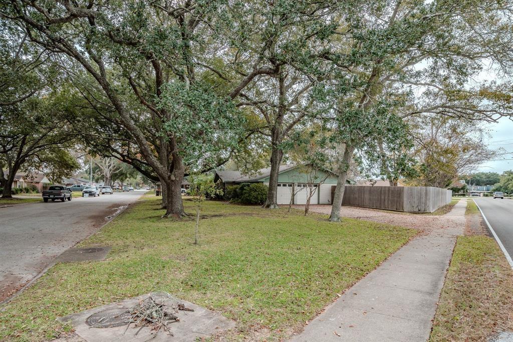 Belvedere Dr, Baytown, TX 77520