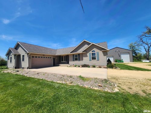 2260 260th Ave, De Witt, IA, 52742-9122 | Card Image