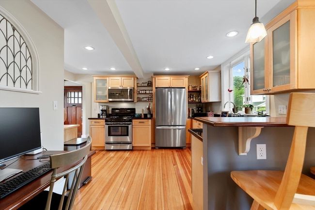 1 - 56 Tainter St, Condo with 2 bedrooms, 1 bathrooms and 2 parking in Medford MA | Image 7
