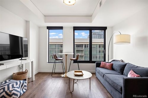 1305-1750 Wewatta St, Denver, CO, 80202-6682 | Card Image