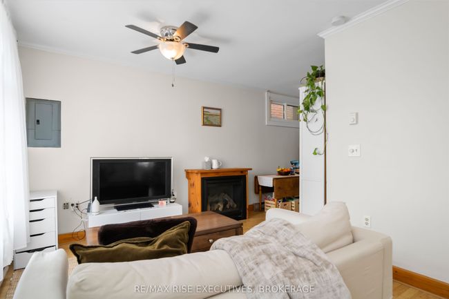 98 Mack St, House other with 2 bedrooms, 1 bathrooms and 1 parking in Kingston ON | Image 5
