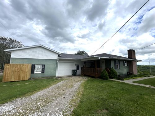 3049 Palace Heights Ln Nw, Malta, OH, 43758-9394 | Card Image