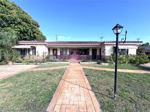 29-33 Se 4th St, Dania Beach, FL, 33004-4131 | Card Image