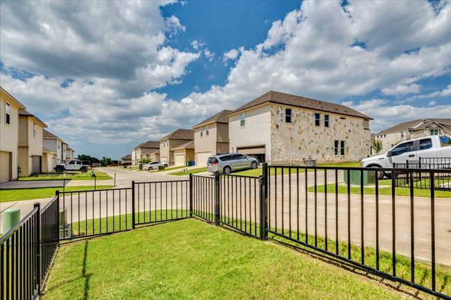 221 Delaware Mountains Ter, House other with 3 bedrooms, 3 bathrooms and 2 parking in Dripping Springs TX | Image 20