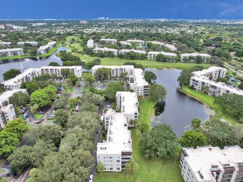 apt-410-9235 Lagoon Pl, Davie, FL, 33324-6729 | Card Image
