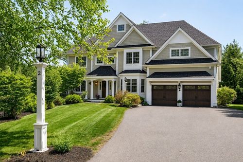 2 Hunters Ln, Natick, MA, 01760-4911 | Card Image