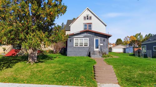 911 10th Ave, Two Harbors, MN, 55616-1344 | Card Image
