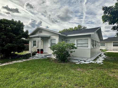 1426 E Holland Ave, TAMPA, FL, 33612-6926 | Card Image
