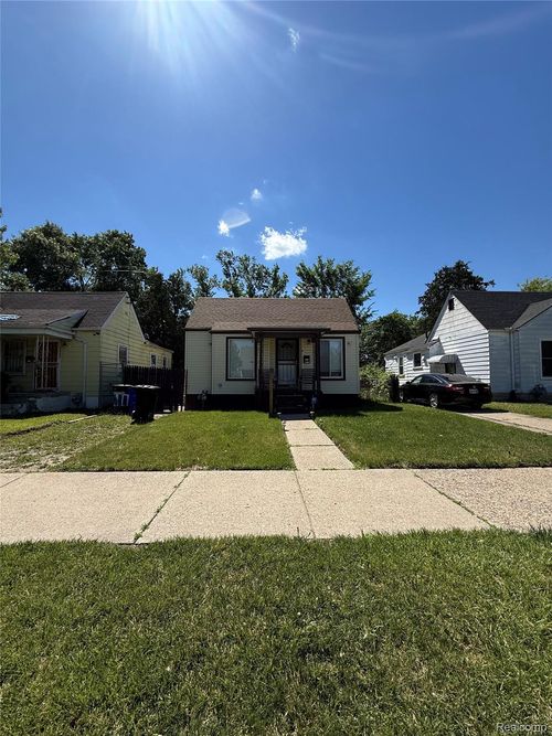 8611 Auburn Street, Detroit, MI, 48228 | Card Image