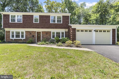 9005 Eastbourne Ln, LAUREL, MD, 20708-2404 | Card Image