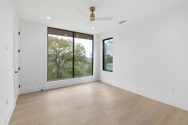 2401 Oakhaven Cir, House other with 5 bedrooms, 5 bathrooms and 3 parking in Austin TX | Image 27
