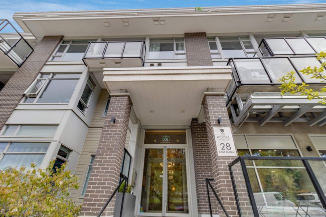 302 - 28 E Royal Avenue, Condo with 3 bedrooms, 2 bathrooms and 2 parking in New Westminster BC | Image 27