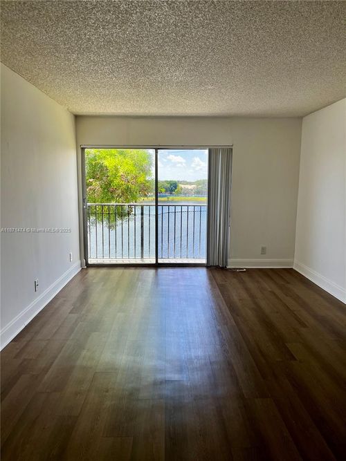 apt-405-8600 N Sherman Cir, Miramar, FL, 33025-2064 | Card Image