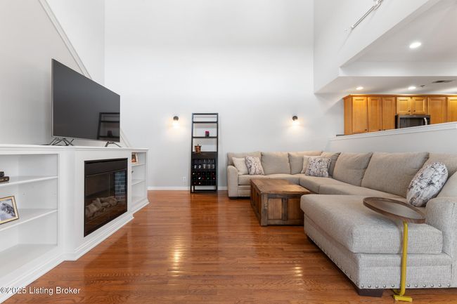 10601 Norton Commons Walk, Condo with 2 bedrooms, 2 bathrooms and null parking in Prospect KY | Image 5