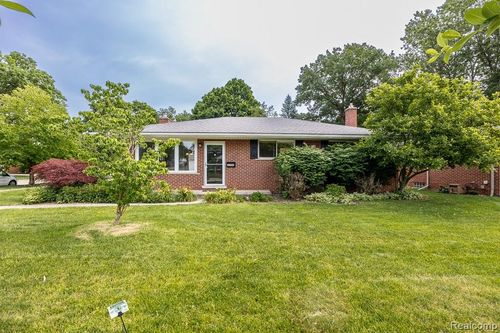 31764 Grennada St, Livonia, MI, 48154-4269 | Card Image