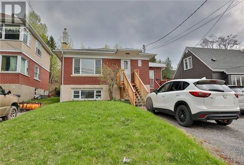 401 York St, Sudbury, ON, P3E2A8 | Card Image