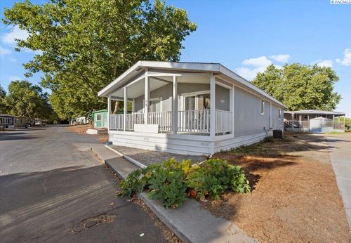 35 Nuclear Ln, Richland, WA, 99354 | Card Image