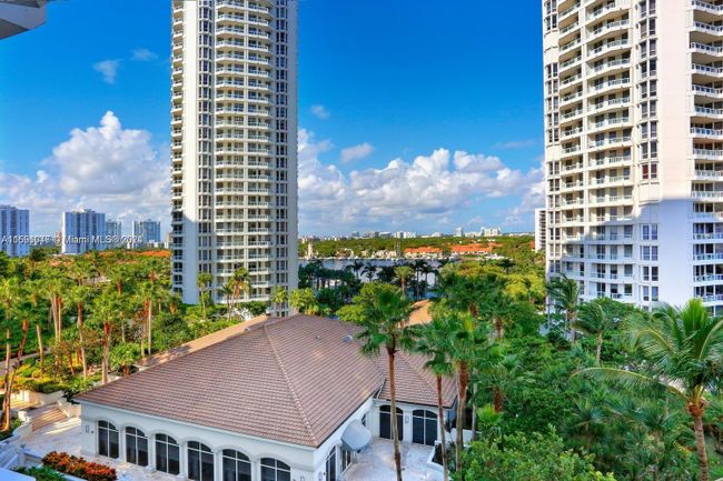 905 - 21150 Point Pl, Condo with 3 bedrooms, 2 bathrooms and null parking in Aventura FL | Image 3