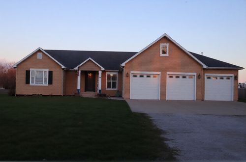 306 S Third St, Ashkum, IL, 60911-7098 | Card Image