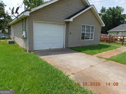 132 Park Pl, Barnesville, GA, 30204-3369 | Card Image
