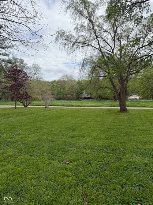 253 Riverwood Dr, Noblesville, IN, 46062-8841 | Card Image