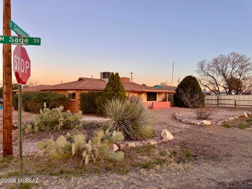 1200 E Geneva St, Pearce, AZ, 85625-4067 | Card Image