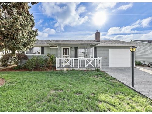 1538 Umpqua Rd, Woodburn, OR, 97071-2409 | Card Image