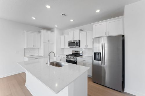 18333 Gladiator Dr, Lakeville, MN, 55044-2333 | Card Image